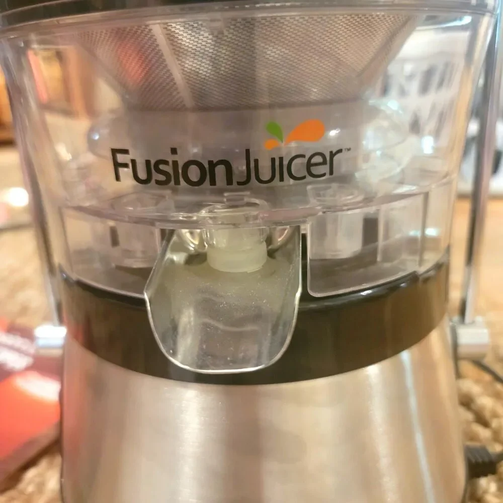 Centrifugal Fusion Juicer MINT! Stainless steel includes Manual CD Recipe book